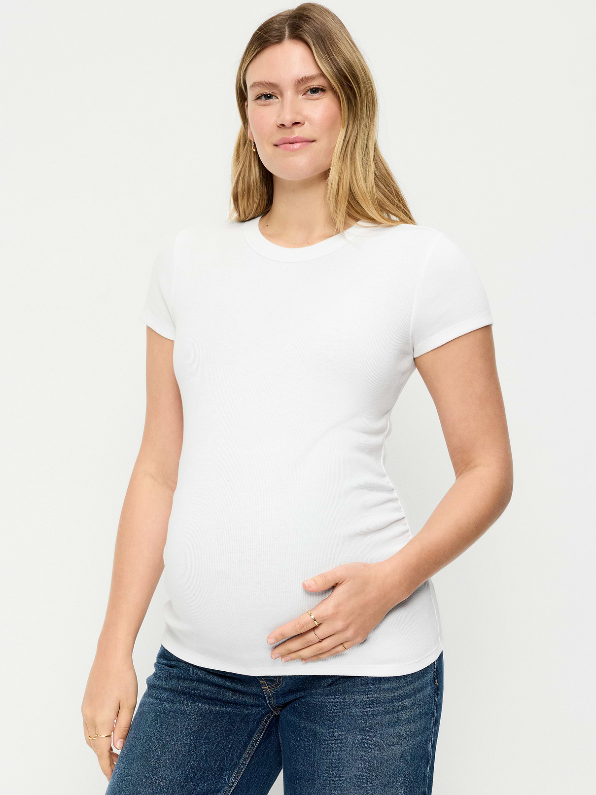 L'image numéro 1 présente T-shirt ajusté à manches courtes de maternité
