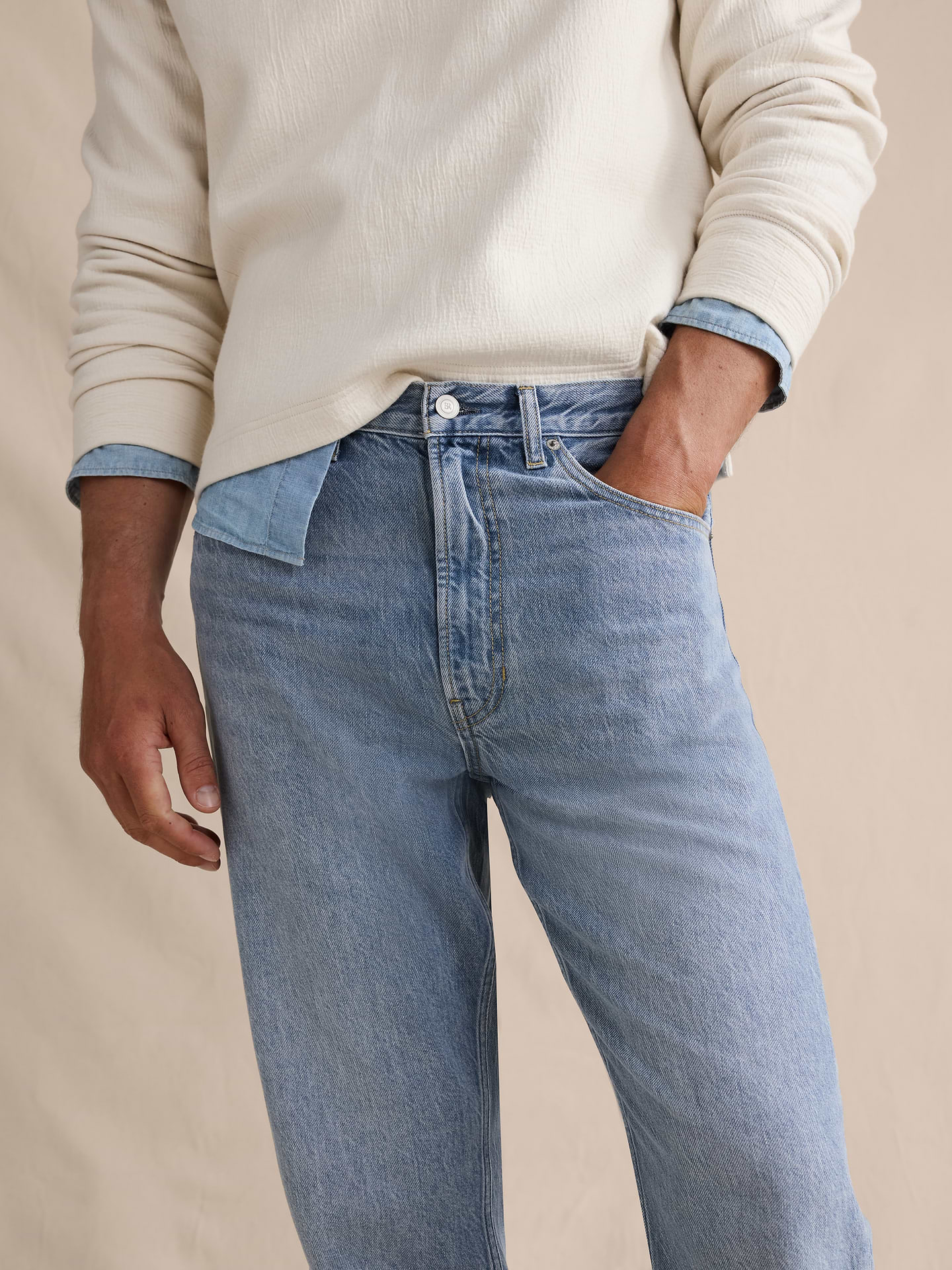 L'image numéro 3 présente Jean droit décontracté en denim léger