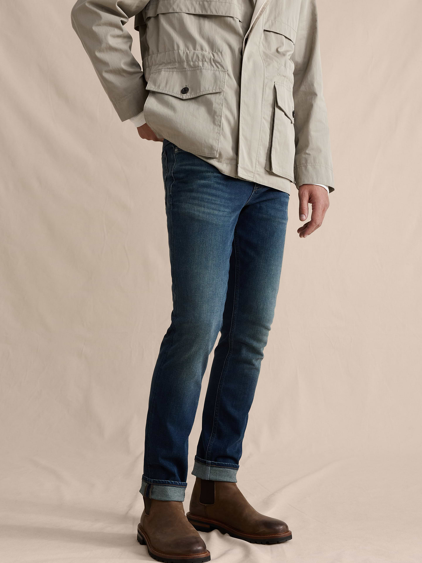 L'image numéro 3 présente Jean Voyageur luxueux à coupe étroite