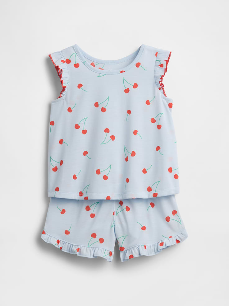 Image 1 de 2, Ensemble short et haut en tricot de jersey doux., Encolure ronde., Mancherons à volants., Short de pyjama à taille élastique., Ourlet à volants., Imprimé de fruits sur l’ensemble., Fait de polyester recyclé à 100 %. Comparativement aux matières vierges, l’utilisation de matières recyclées permet de réduire l’utilisation des ressources et le gaspillage., Ce produit a été fabriqué dans une usine qui investit dans l’égalité des genres et l’autonomisation des femmes grâce au programme Reimagining Industry to Support Equality (RISE). Pour en savoir plus, visitez gapinc.com/equite ., Produit #884577