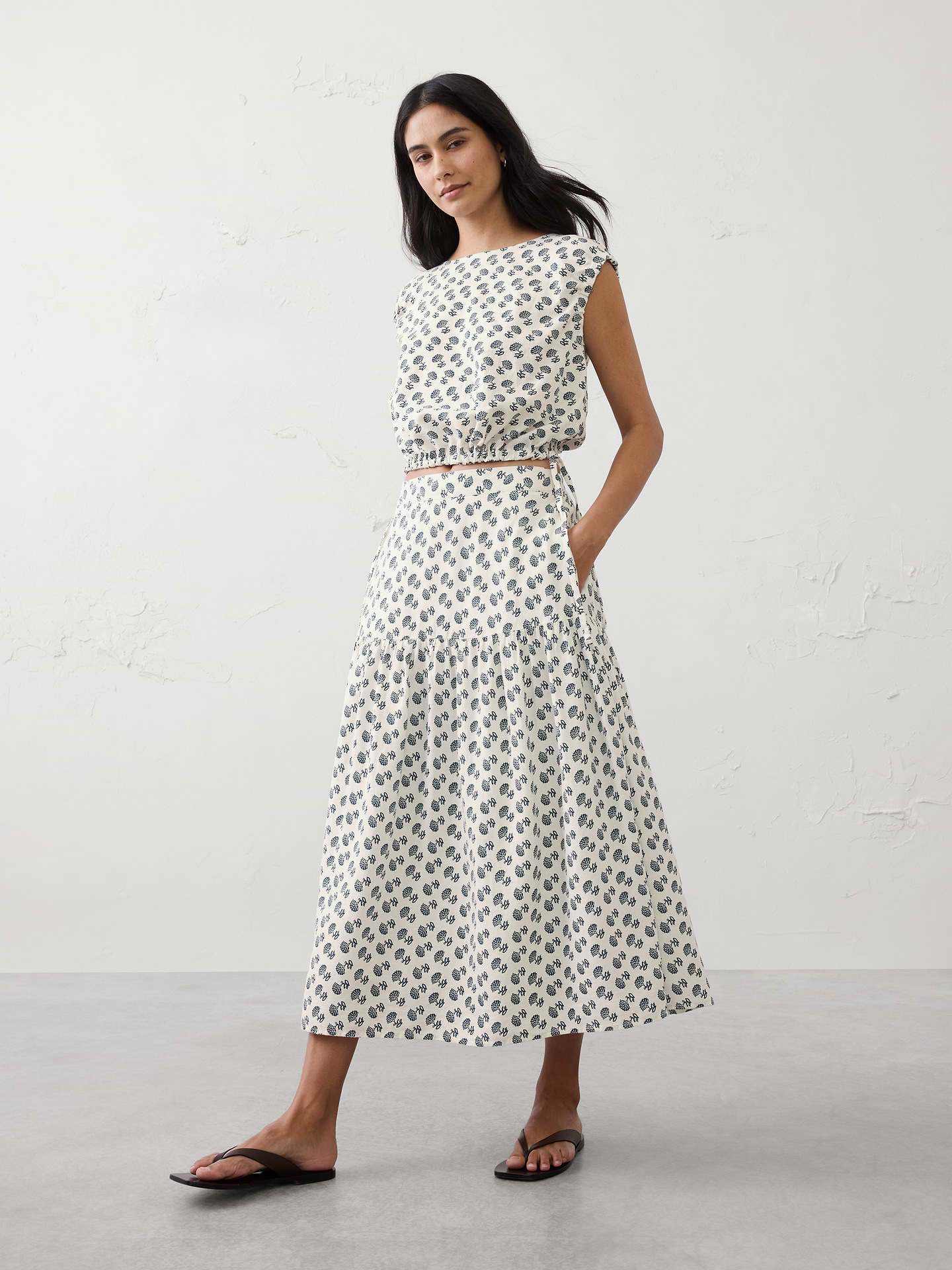 Image number 3 showing, Linen-Blend Tiered Midi Skirt