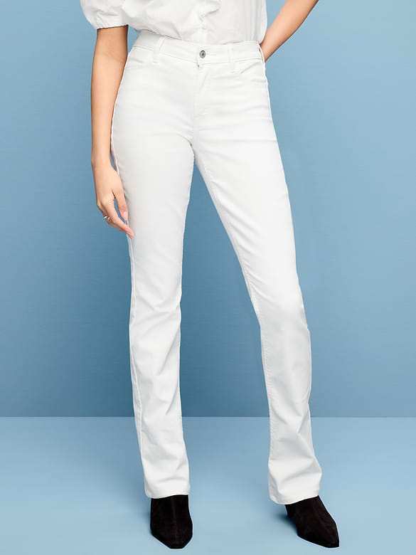 Mid-Rise Wow Boot-Cut Jeans