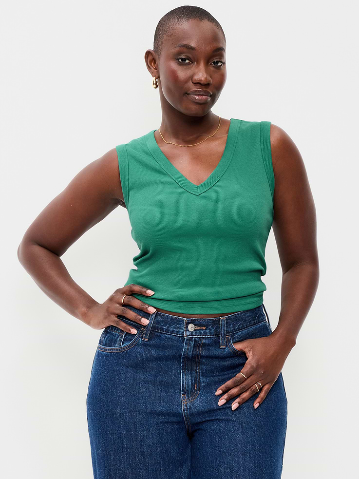 L'image numéro 5 présente Camisole courte moulante à encolure en V