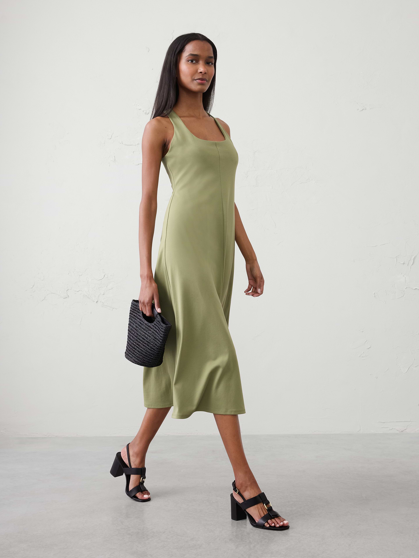 L'image numéro 1 présente Robe-camisole mi-longue