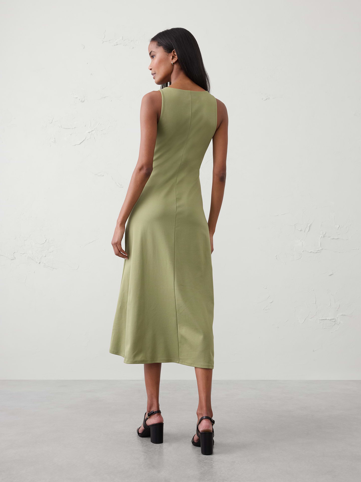L'image numéro 2 présente Robe-camisole mi-longue