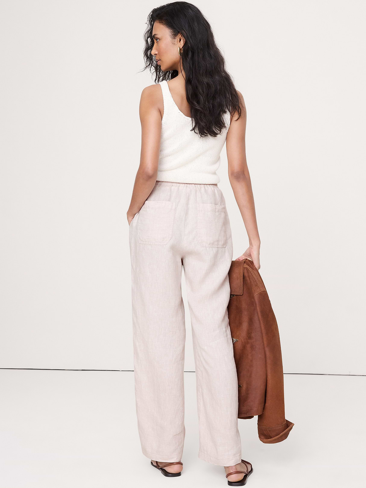 The Getaway Straight-Leg Pull-On Pant in Linen | Banana Republic