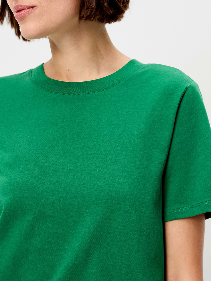 L'image numéro 5 présente Robe t-shirt courte rétro ras du cou