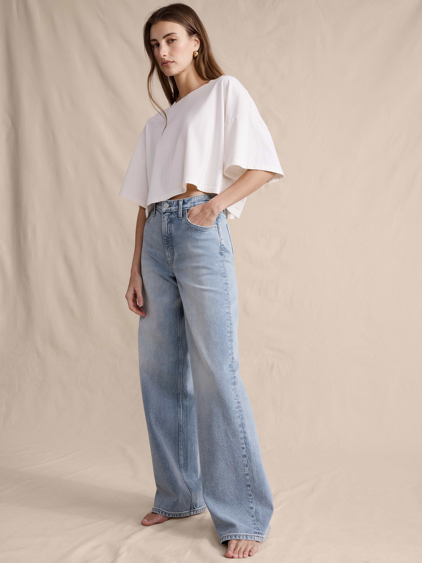 L'image numéro 4 présente Le célèbre jean classique à jambe large
