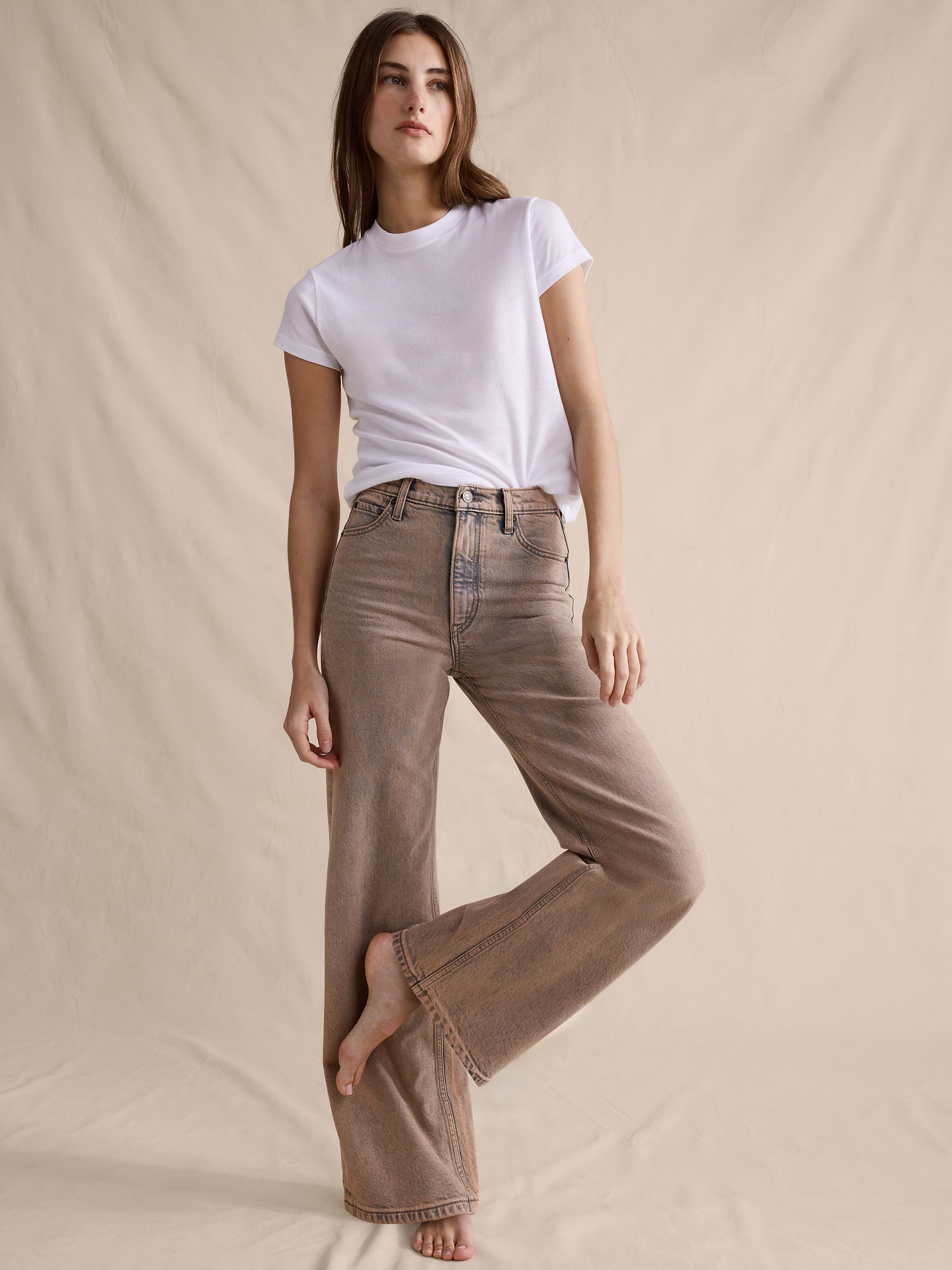 L'image numéro 4 présente Le célèbre jean classique à jambe large