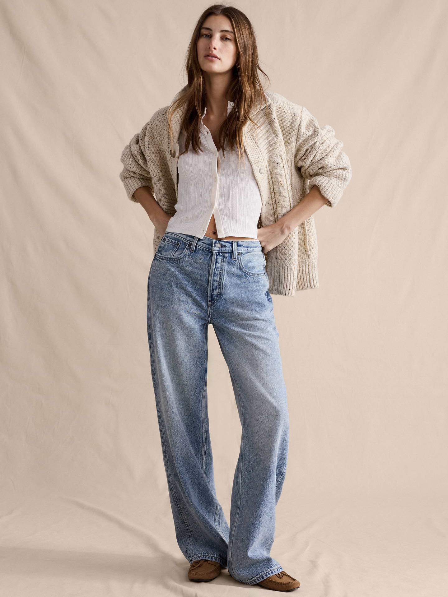 Image number 1 showing, Mid-Rise Baggy-Straight Lightweight Jean