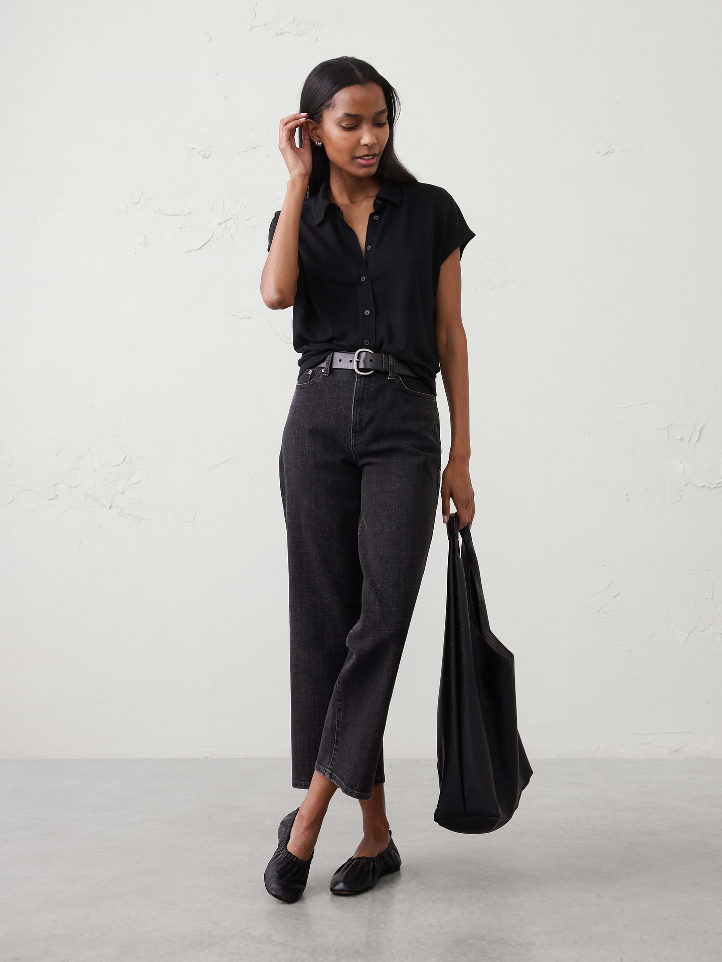Image number 1 showing, Linen-Blend Collared Top