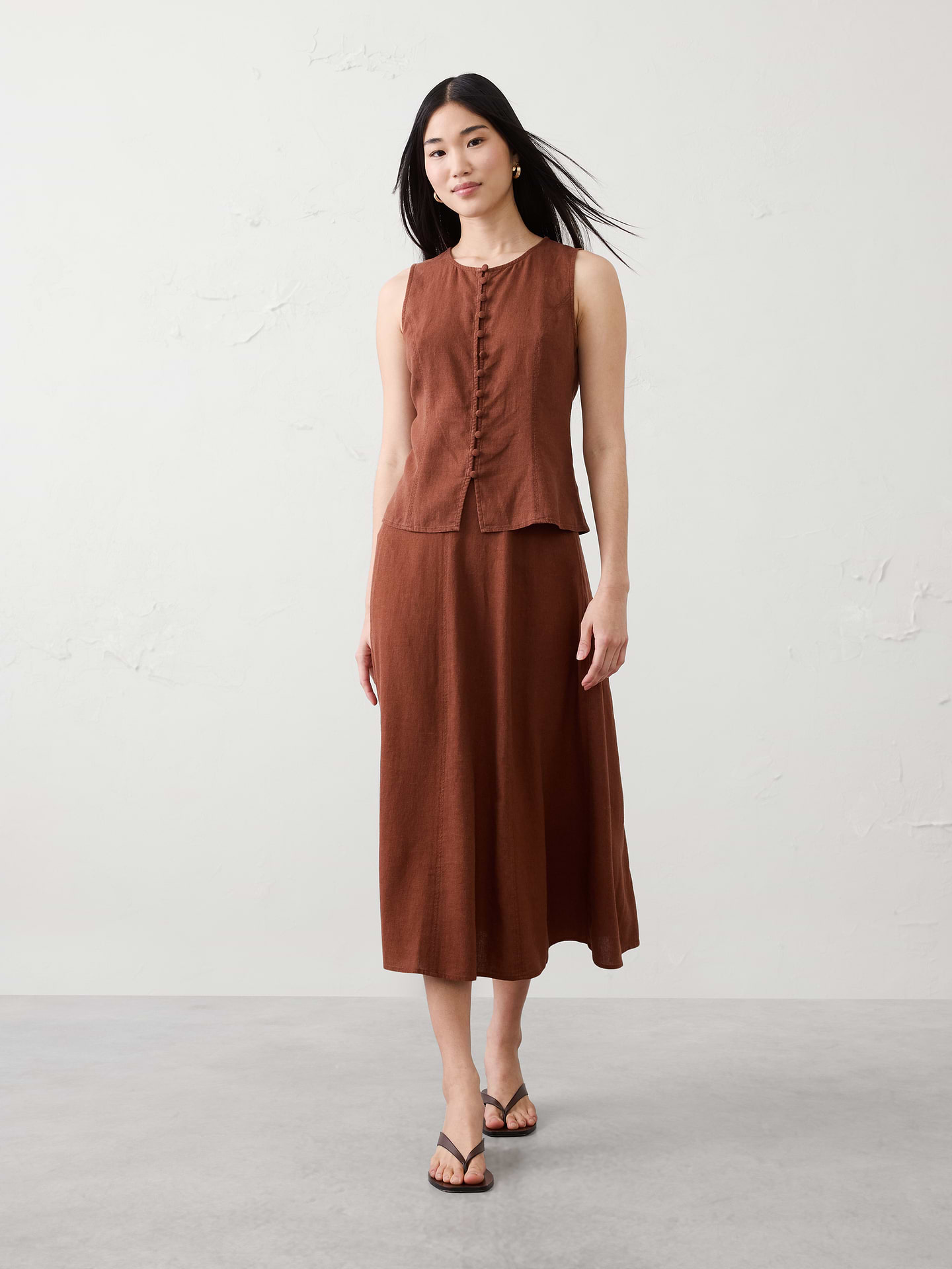 Image number 1 showing, Linen-Blend Seamed Midi Skirt