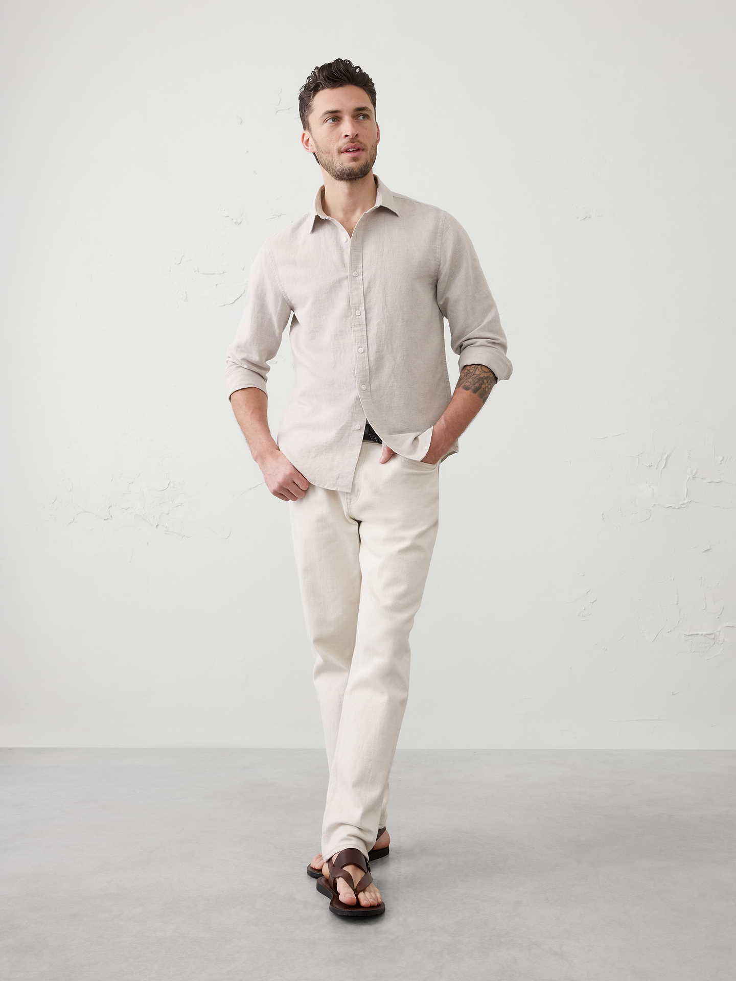L'image numéro 1 présente Chemise ajustée en mélange de lin