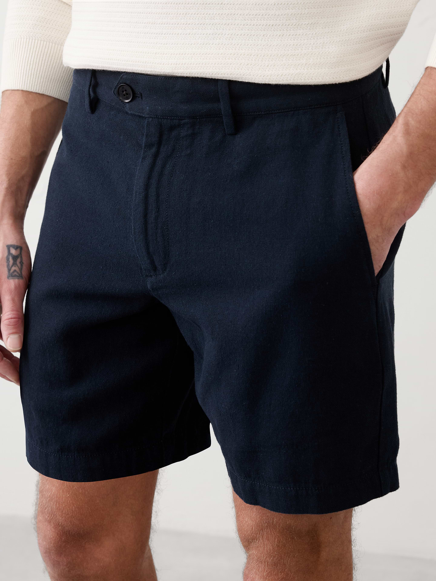 Image number 3 showing, Standard-Fit 7" Linen-Blend Short