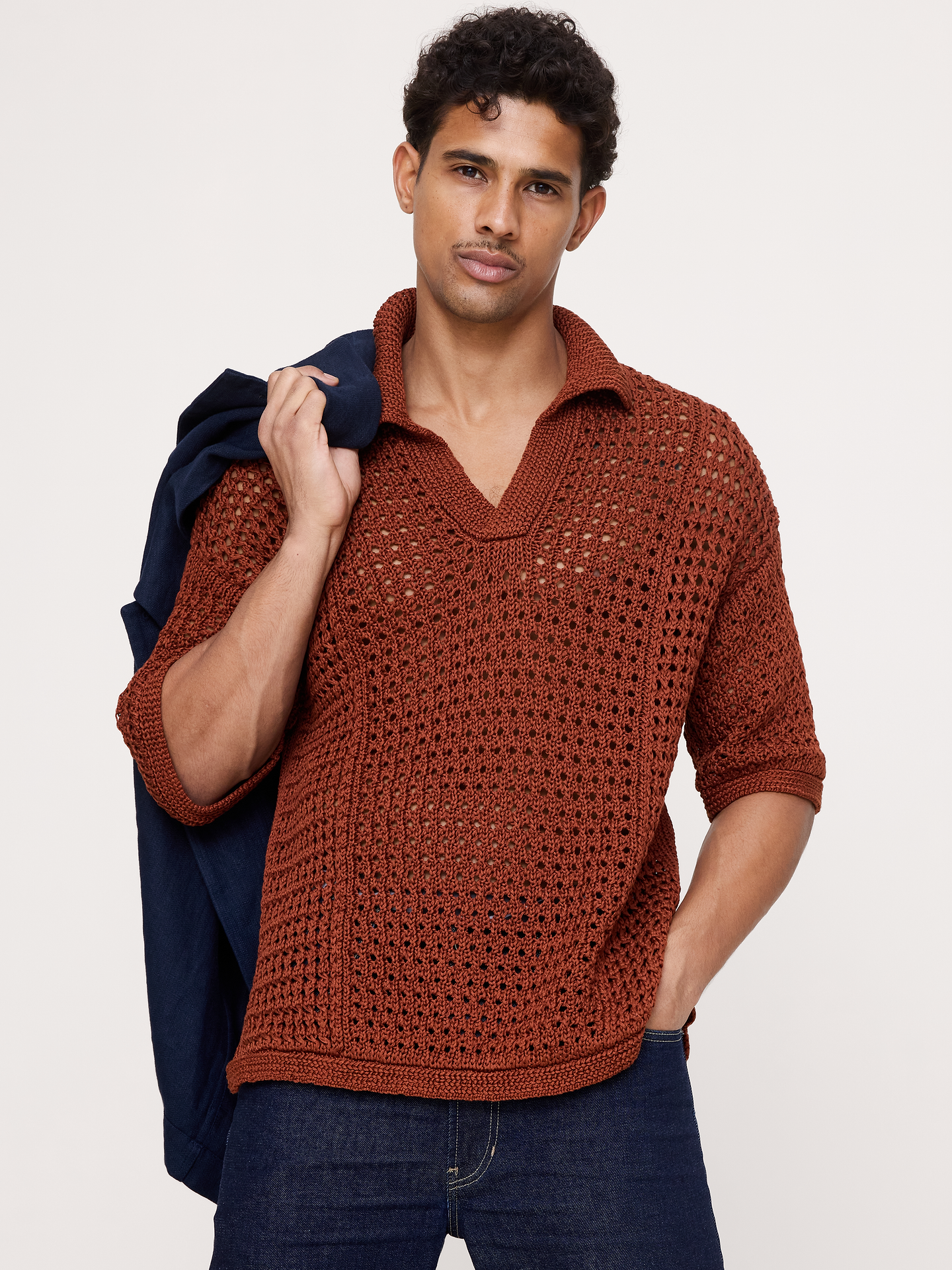 L'image numéro 1 présente Polo en coton crocheté