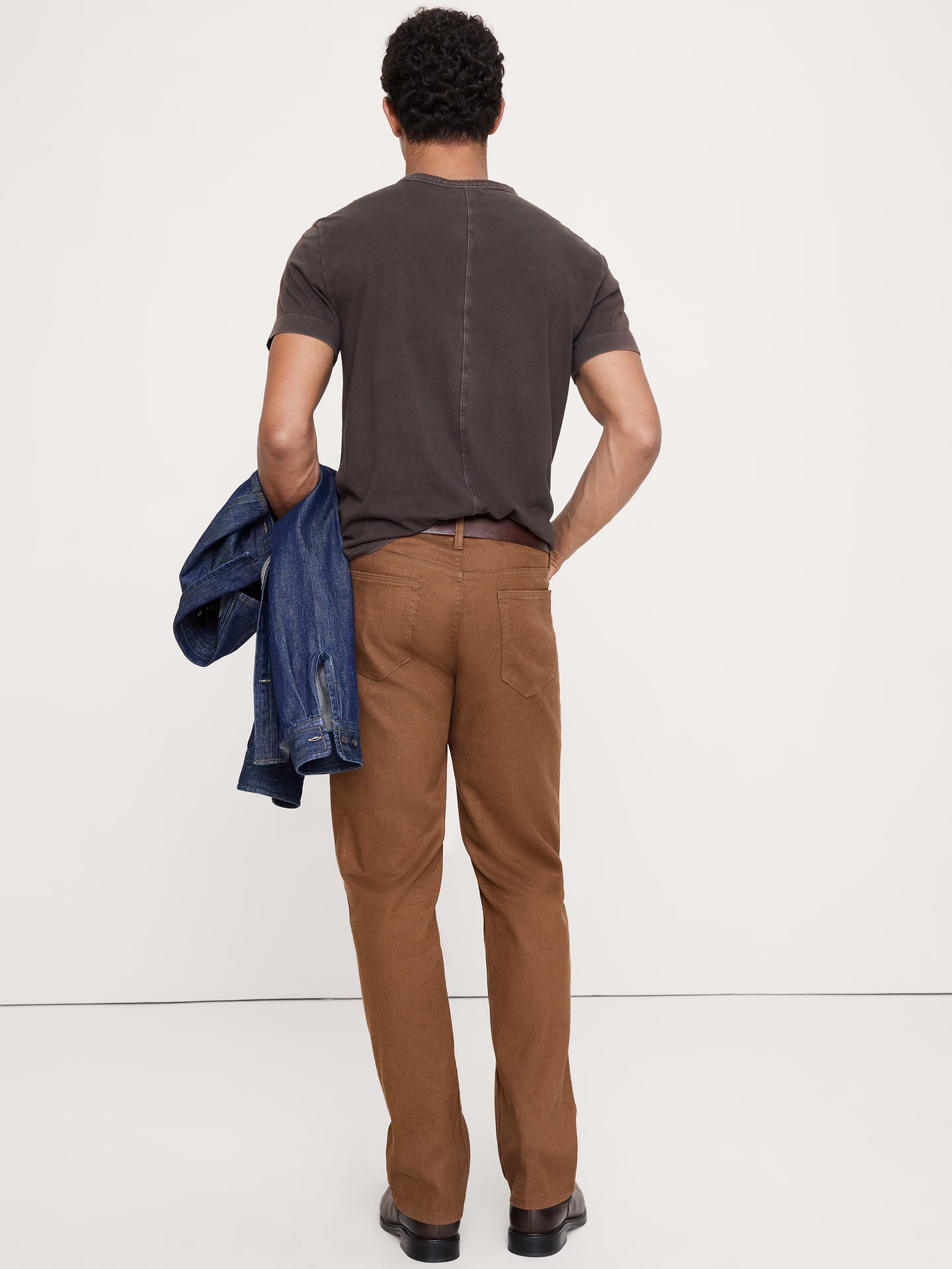 L'image numéro 8 présente Pantalon Voyageur droit en lin et coton