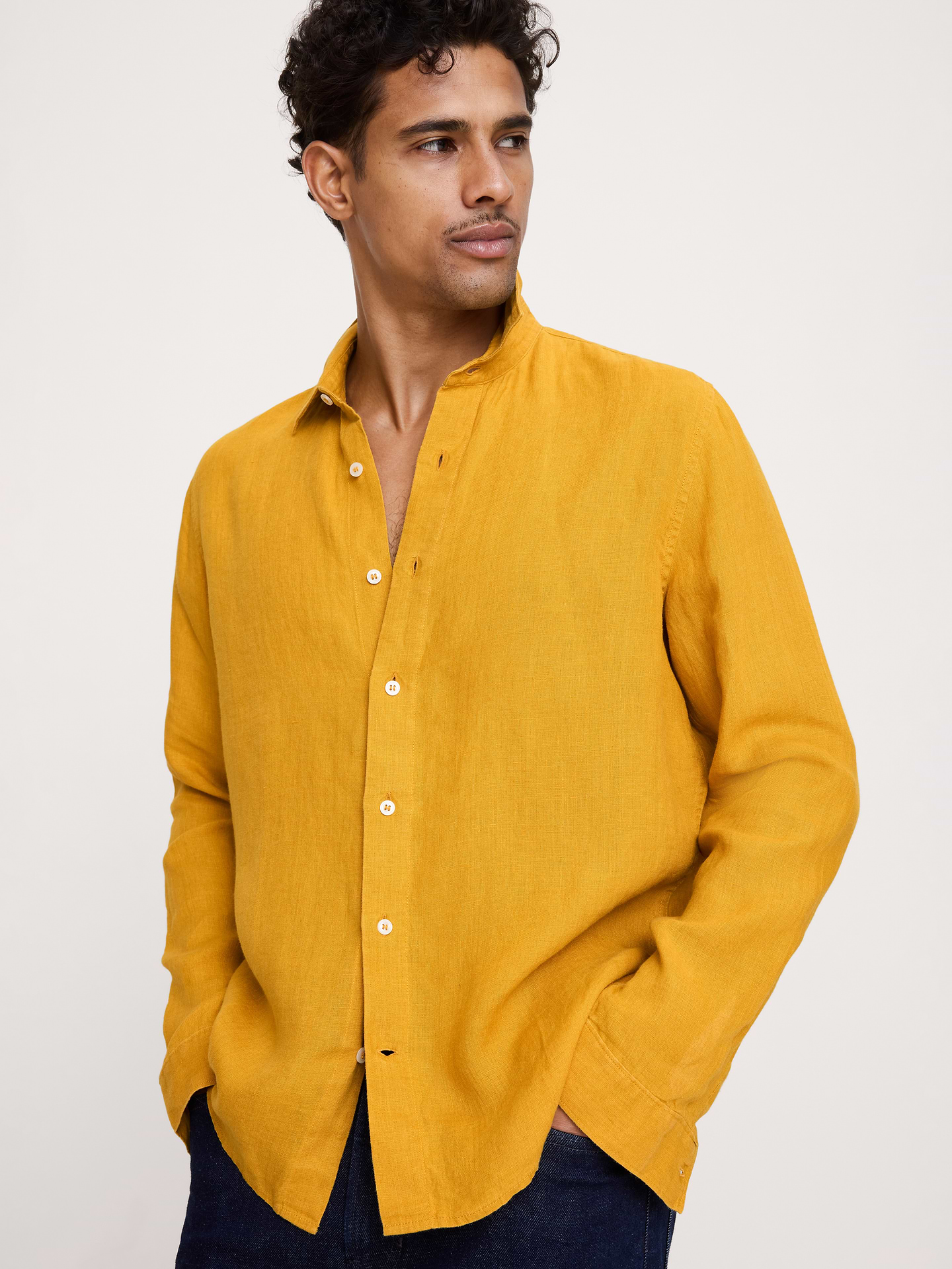 L'image numéro 1 présente Chemise standard en lin