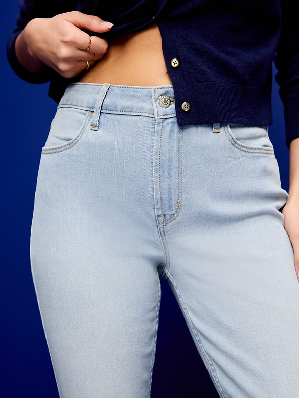 High-Waisted Wow Capri Jeans