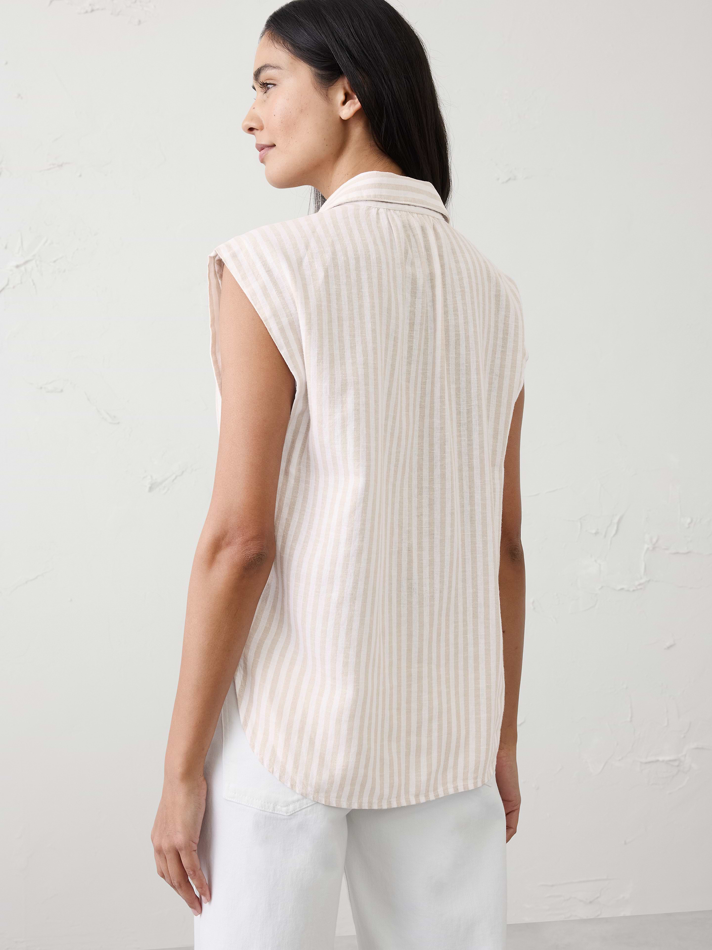 Image number 2 showing, Linen-Blend Pleated Shirt