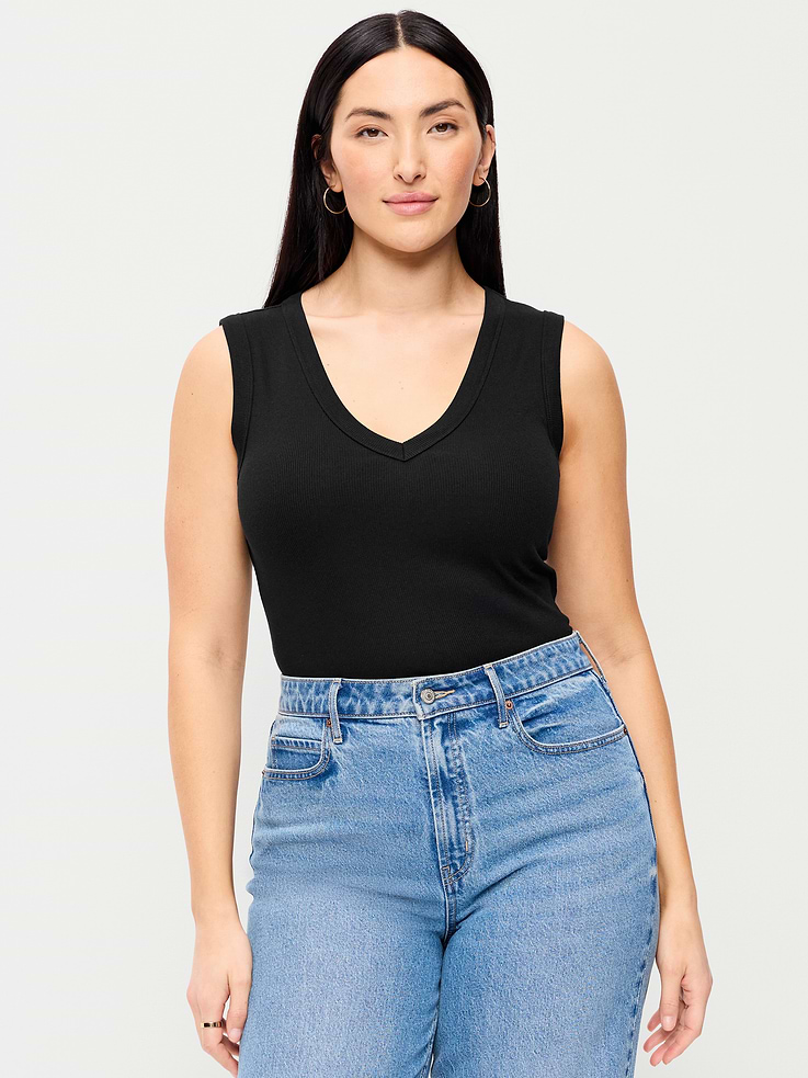 L'image numéro 5 présente Camisole courte moulante à encolure en V