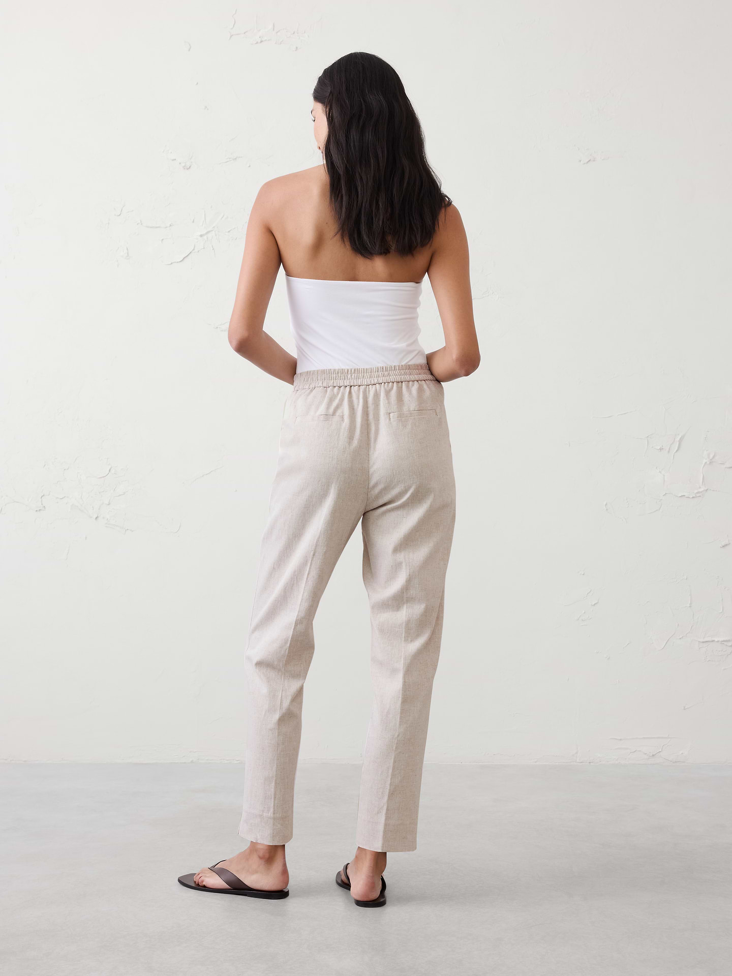 Image number 2 showing, Tapered High-Rise Linen-Blend Pant