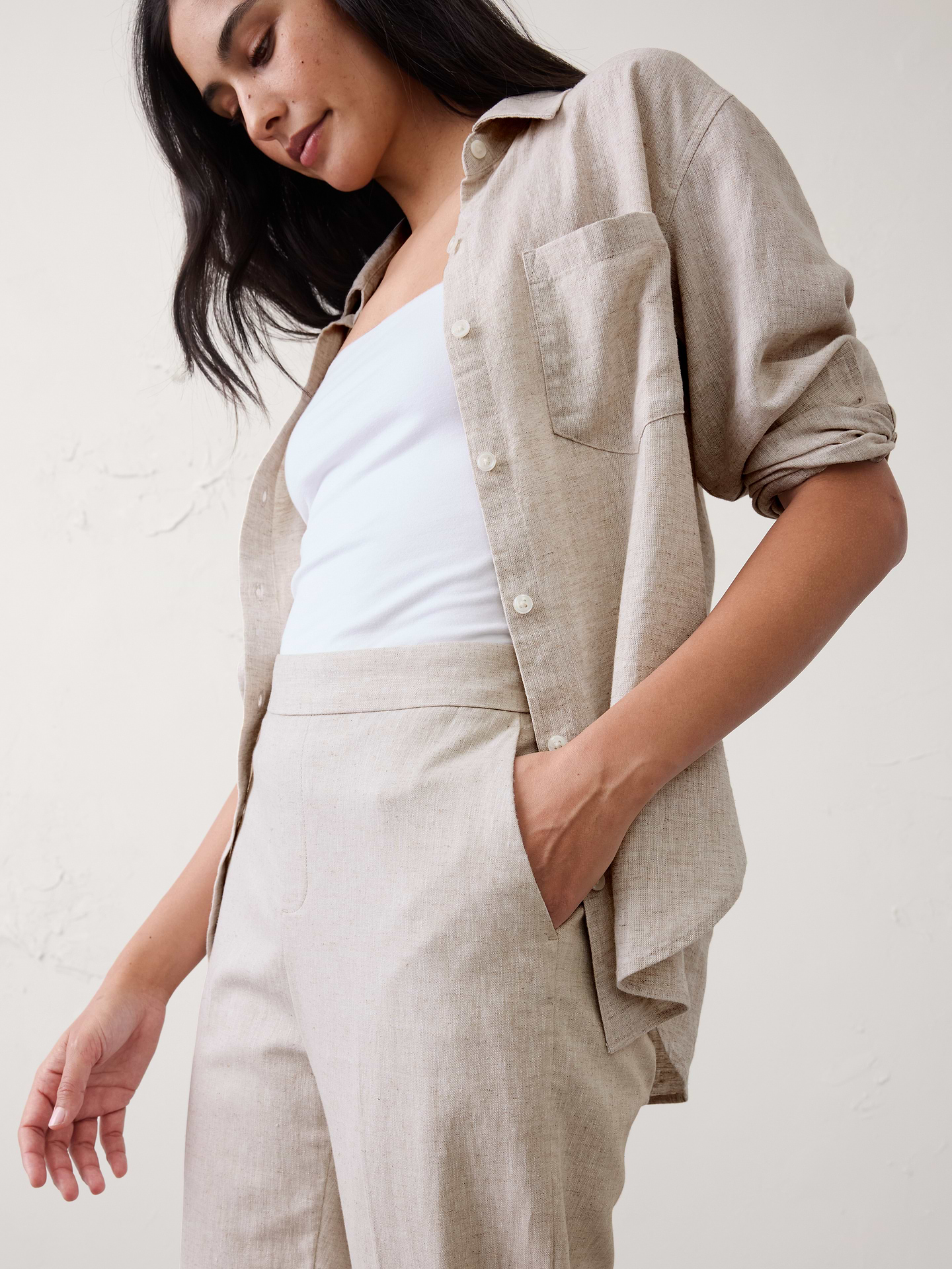 Image number 3 showing, Tapered High-Rise Linen-Blend Pant
