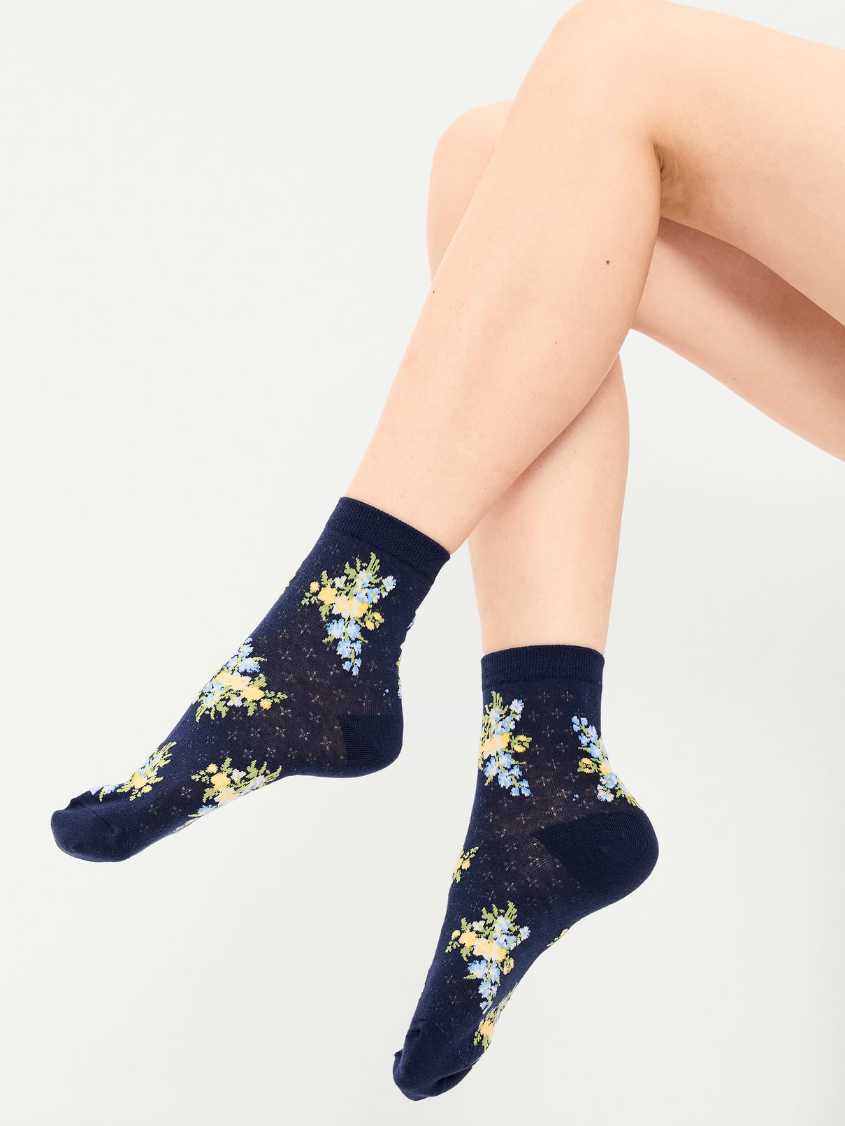 Image number 1 showing, Floral Crew Socks 2-Pack for Women