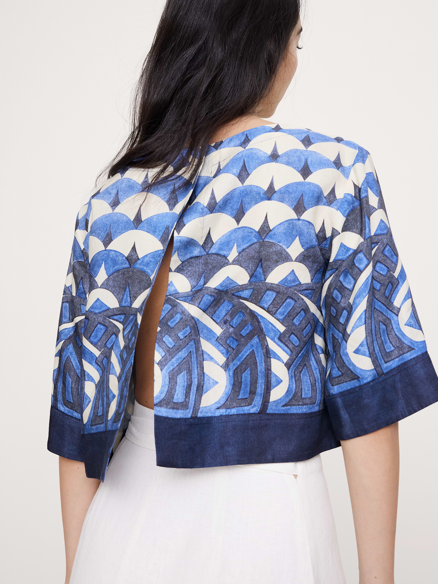 Image number 2 showing, Viscose-Linen Boat-Neck Cropped Top
