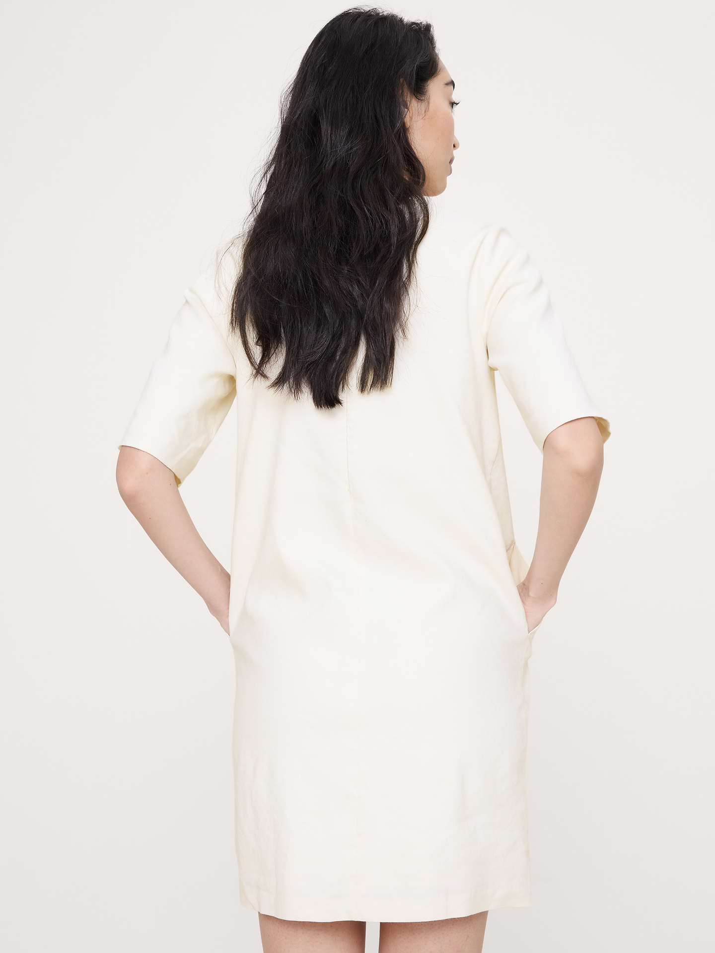 L'image numéro 3 présente Robe droite en lin et viscose