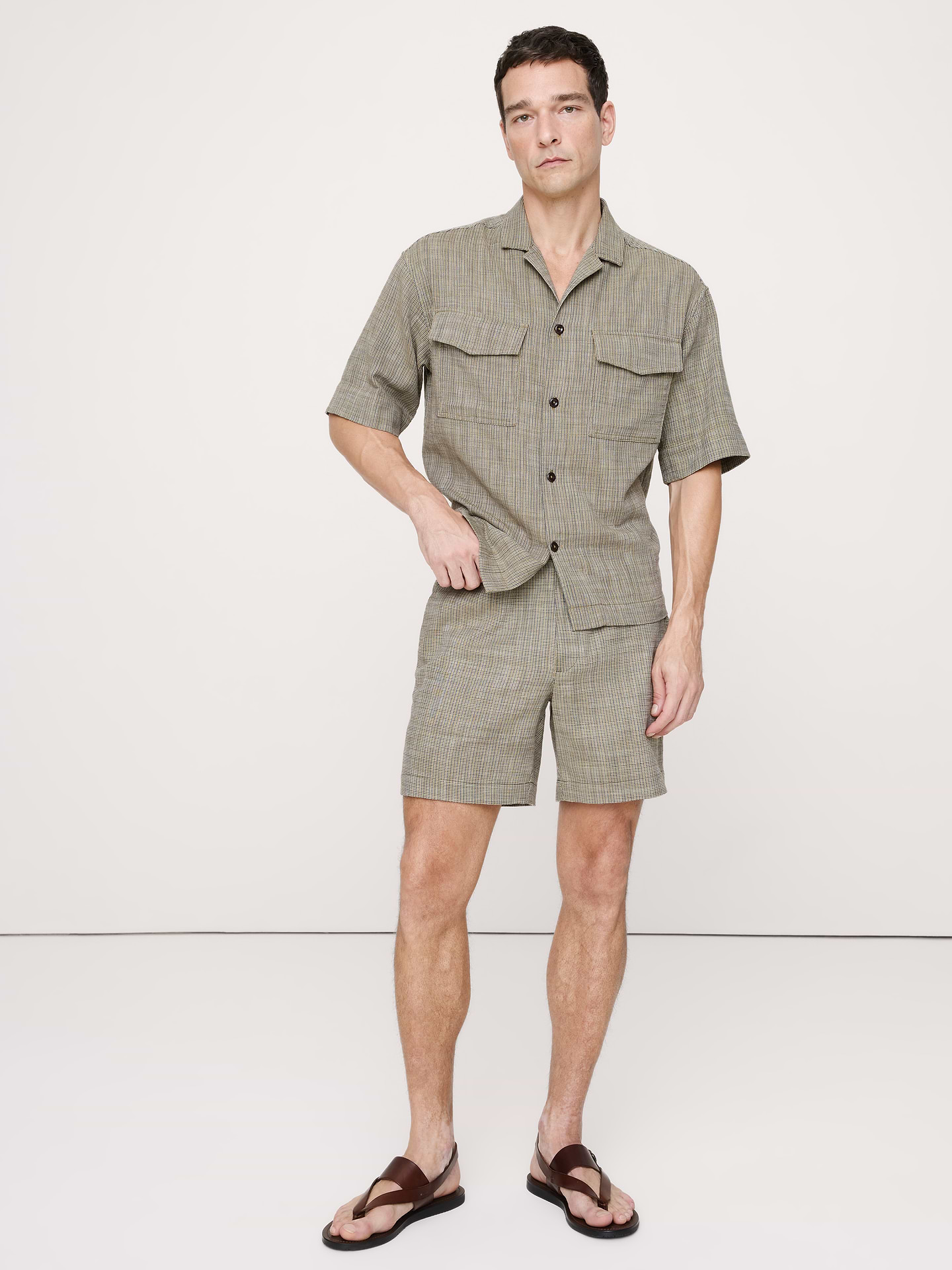 Image 1 of 5, We kept the fit of these pull-on shorts easy, but added a fully functional fly. Crafted from premium 100% cotton—a fave in hot, humid weather. Pair with the matching shirt to make it a set., Standard fit: Mid rise. Straight through hip and thigh with a straight leg., Zip fly with button closure and belt loops. Internal drawstring., Concealed elastic waistband for a custom fit., Front and back pockets., Unlined., Product #887567