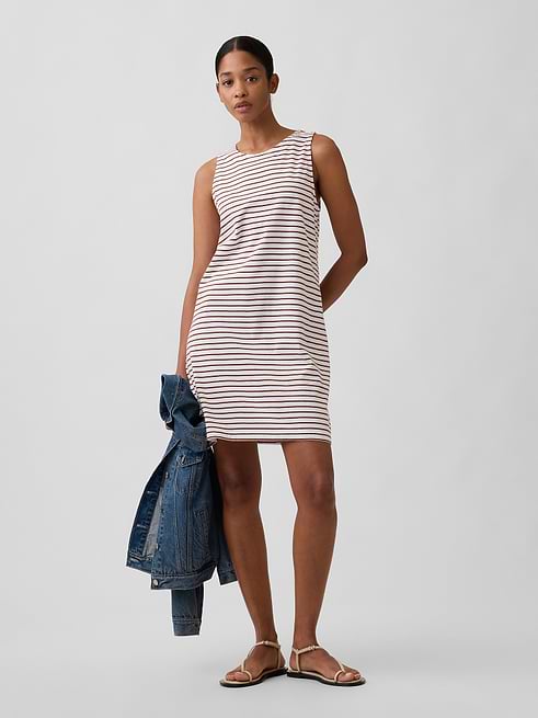 blue and white pattern dress Positano & Patterned Smocked Spaghetti Strap Maxi – Dazey Hill Size:3yr brunch and more jordan The best vintage Chanel