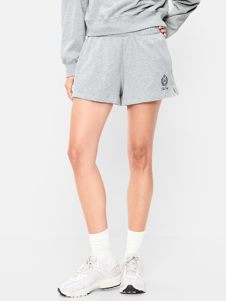 L'image numéro 2 présente Short ample en denim à taille haute à logo, entrejambe de 7,5 cm