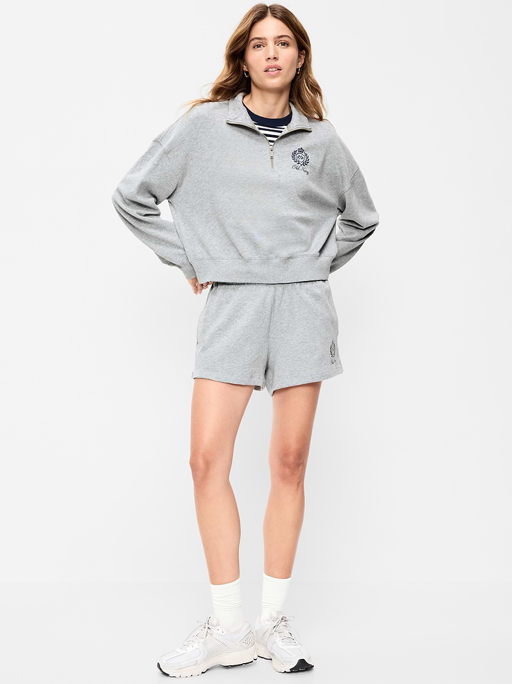 L'image numéro 1 présente Short ample en denim à taille haute à logo, entrejambe de 7,5 cm