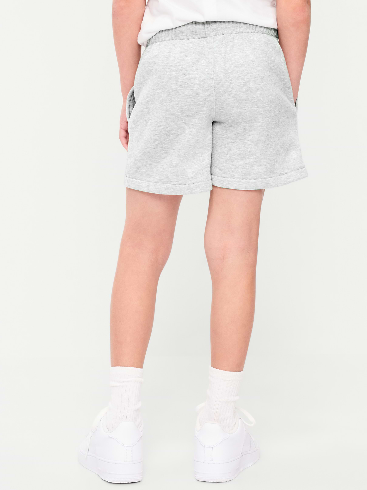 L'image numéro 2 présente Short de jogging en molleton favori qui tombe au-dessus du genou pour garçon