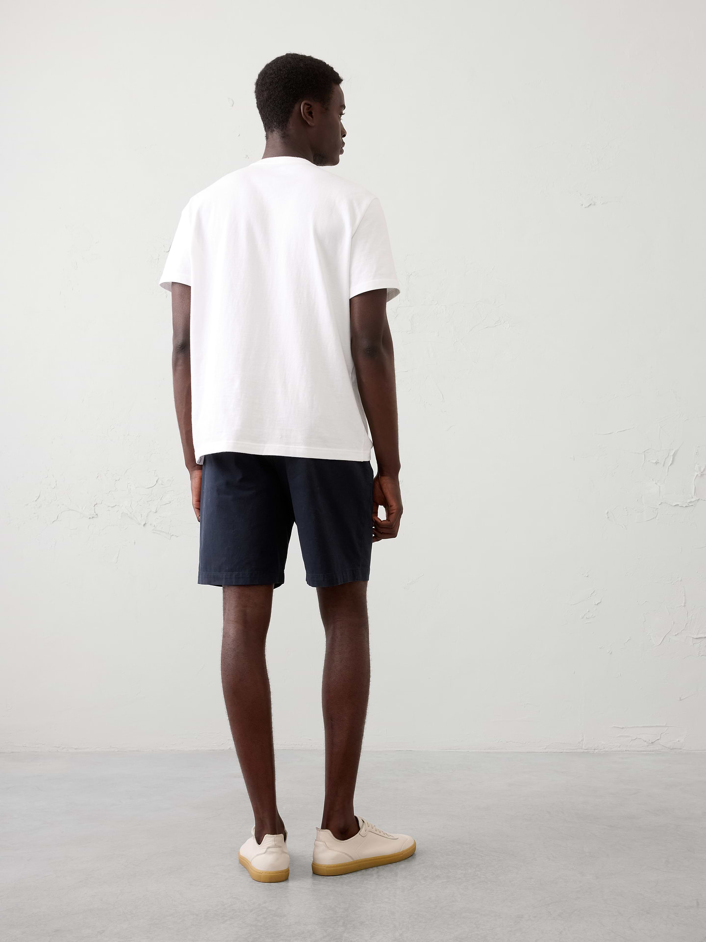 Image number 2 showing, Slim-Fit 9" Lived-In Short