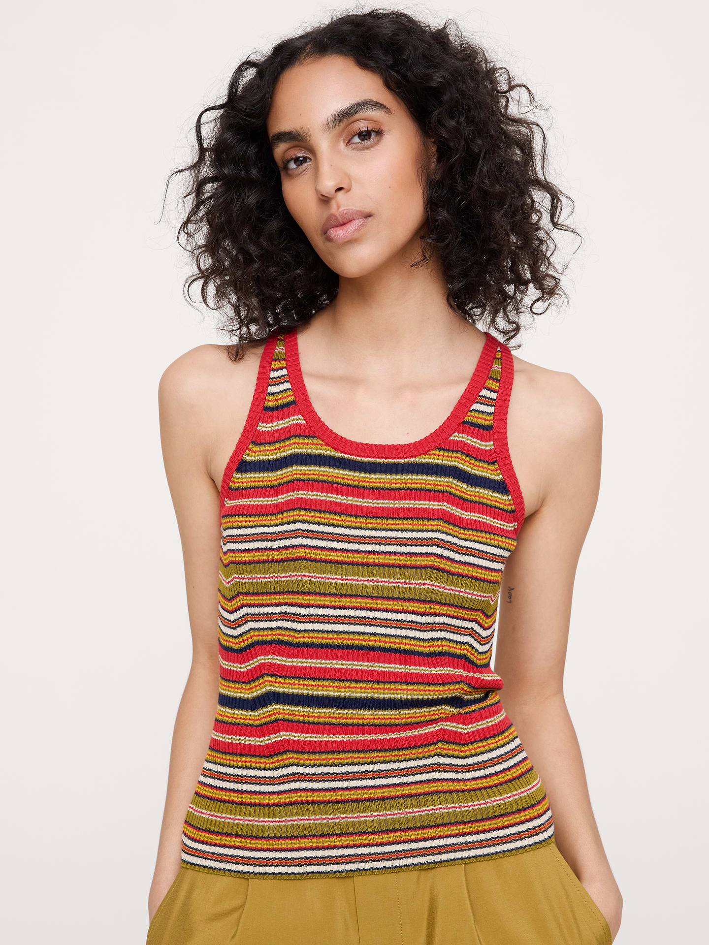 L'image numéro 1 présente Camisole en coton côtelée