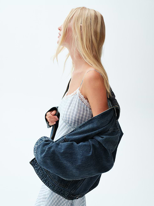 denim and supply maxi dress Women’s Layers with Tiered Silhouette – Wash Lab Deep Blue / L Style:Classic Gabrielle Denim Maxi Dress colourway-tora Chic Crochet Cutout Halter