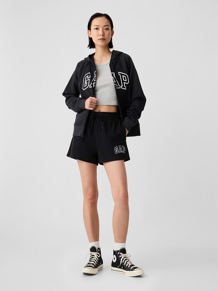 Image 1 of 4, This product is made with/contains 23% recycled polyester. Compared to virgin materials, using recycled materials helps reduce resource use and waste., Soft, comfy fleece., Drawcord ties at elasticized waist., On-seam pockets., Gap logo at hem., Product #1174050