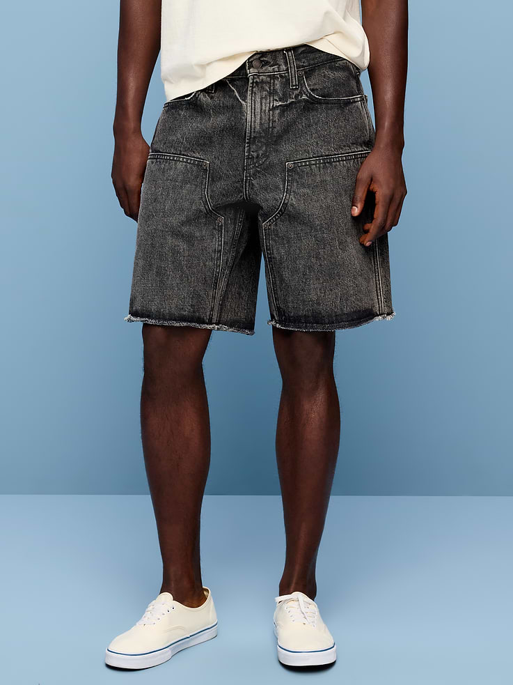 L'image numéro 2 présente Short Tech coupe menuisier généreuse en denim, entrejambe de 25,5 cm
