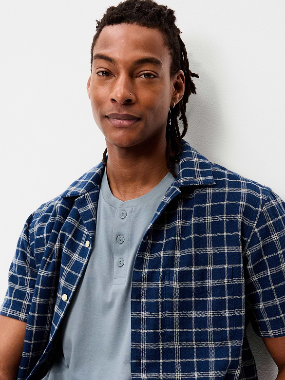 T-shirt henley