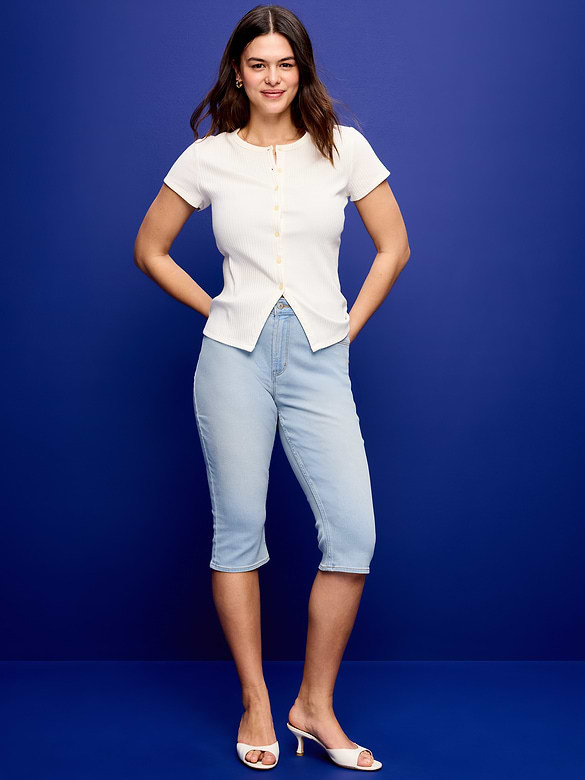 High-Waisted Wow Capri Jeans