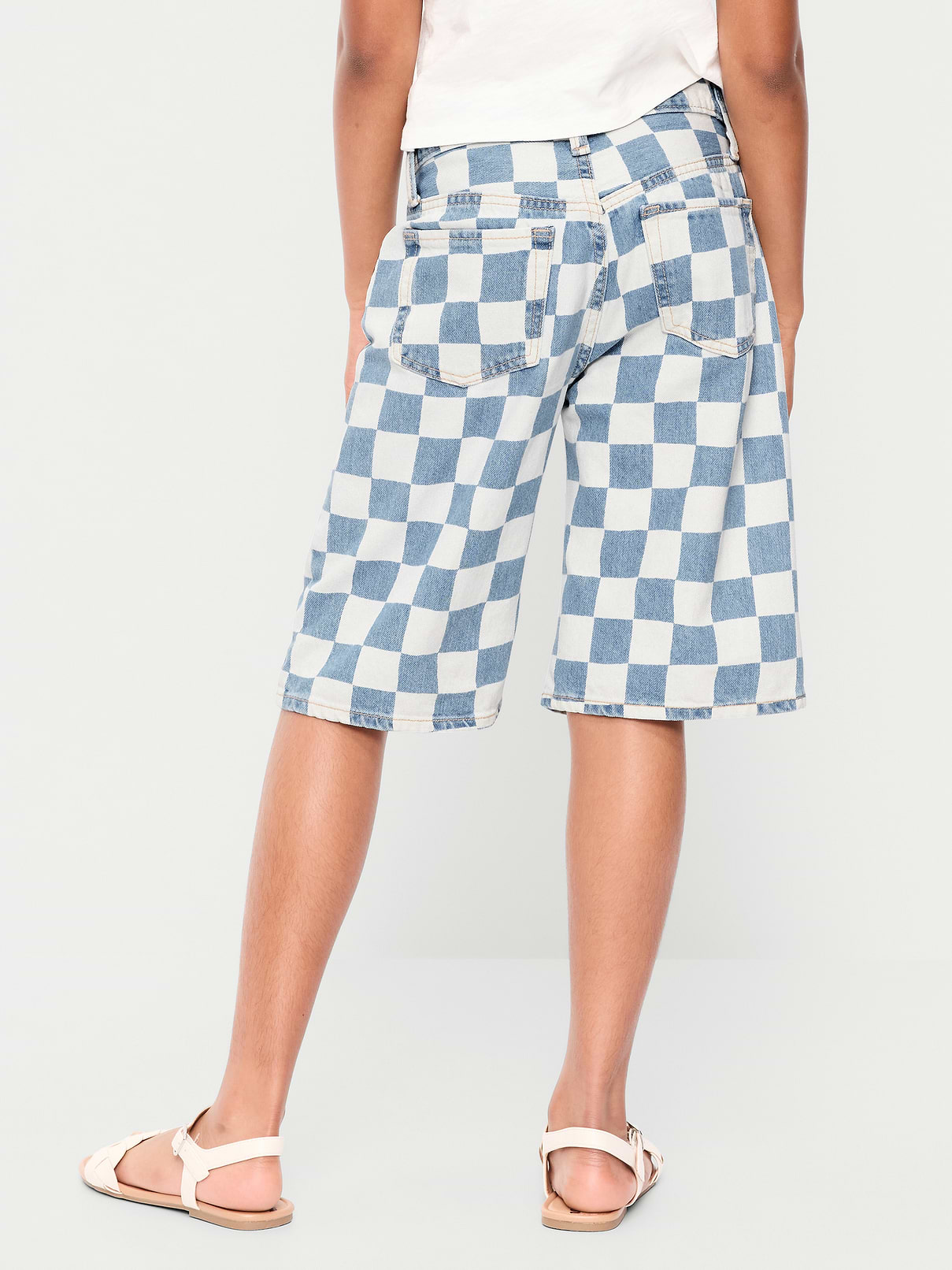 L'image numéro 2 présente Short coupe généreuse à motif à taille croisée pour fille