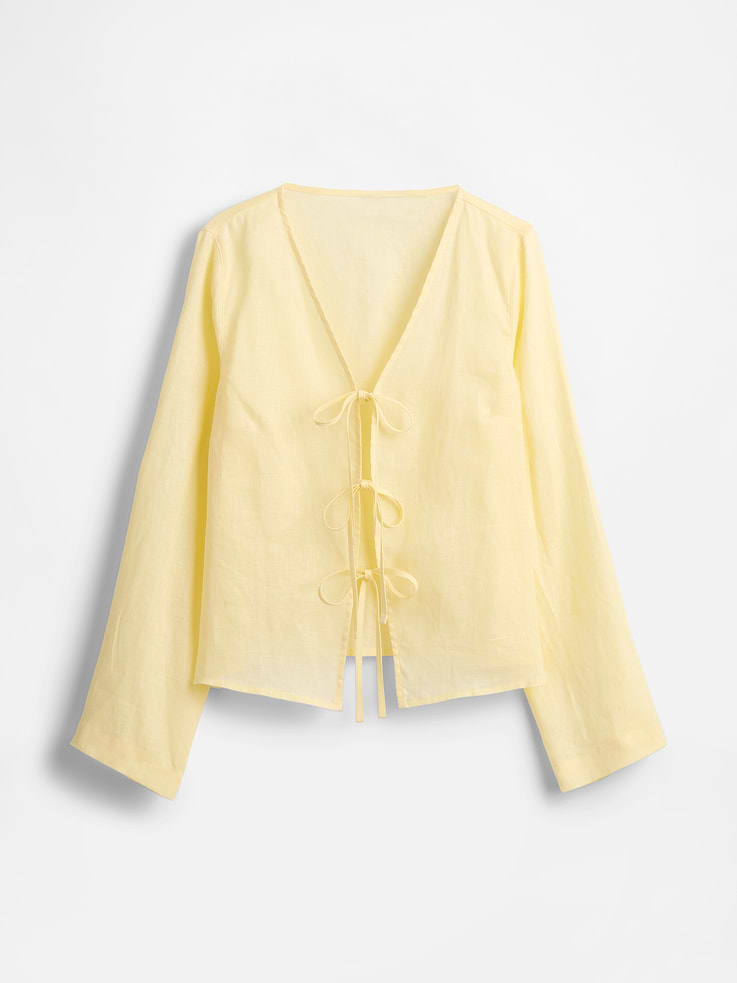 L'image numéro 5 présente Chemise nouée sur le devant en 100 % lin
