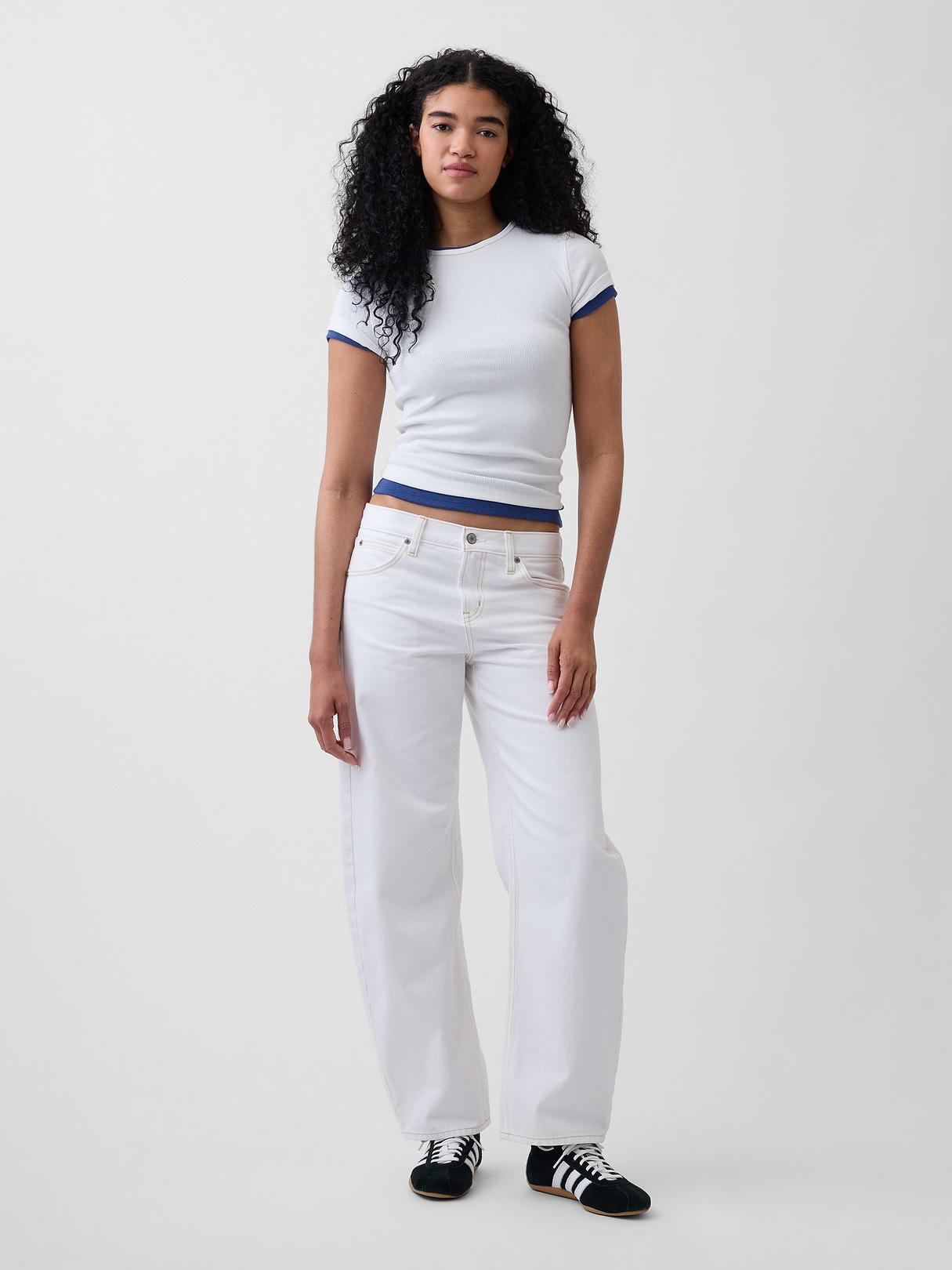 Low Rise Barrel Jeans - Fresh white by Gap