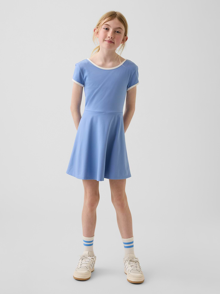 L'image numéro 1 présente Robe de sport à mancherons pour Enfant