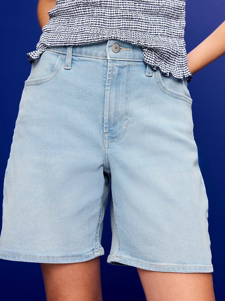 L'image numéro 5 présente Short Wow en denim à taille haute, entrejambe de 7 cm