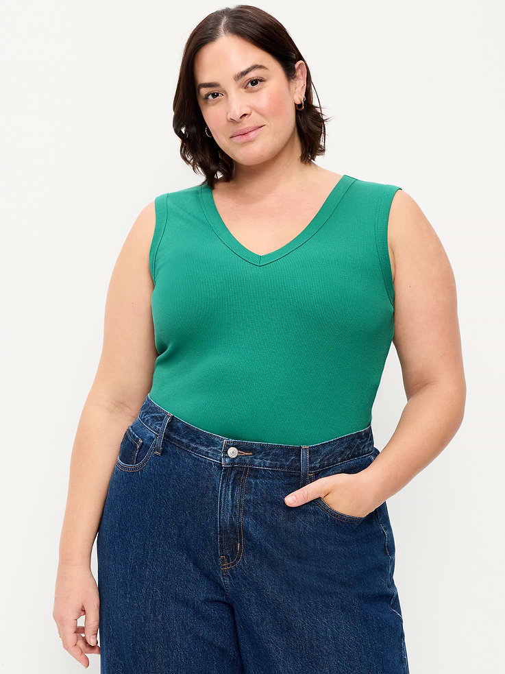 L'image numéro 7 présente Camisole courte moulante à encolure en V