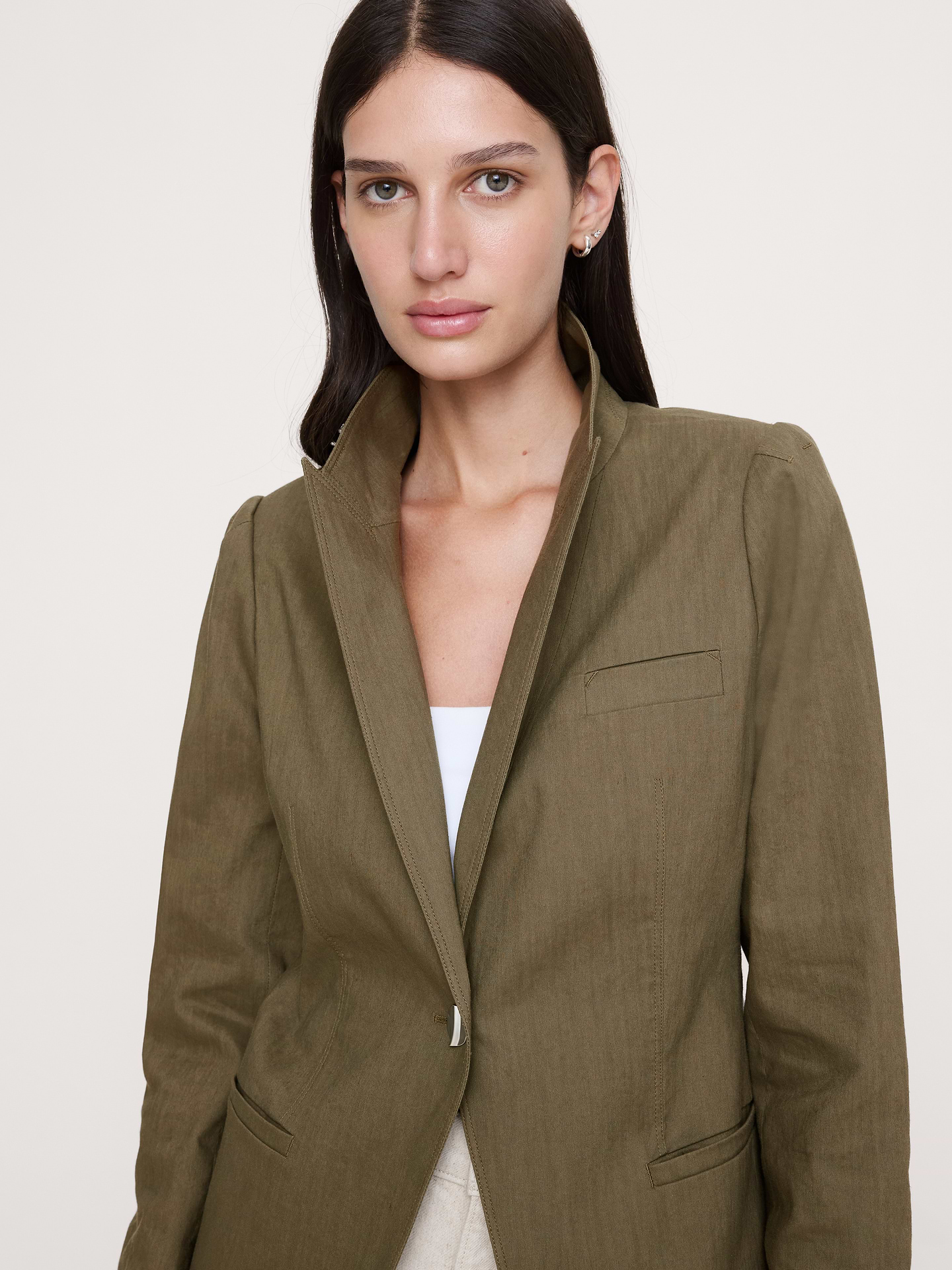 L'image numéro 1 présente Blazer long en lin et viscose extensible