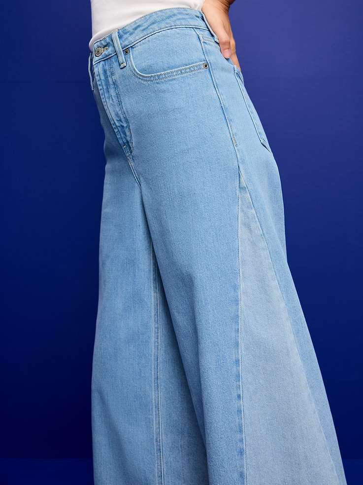 Image number 5 showing, Extra High-Waisted Super Wide-Leg Jeans