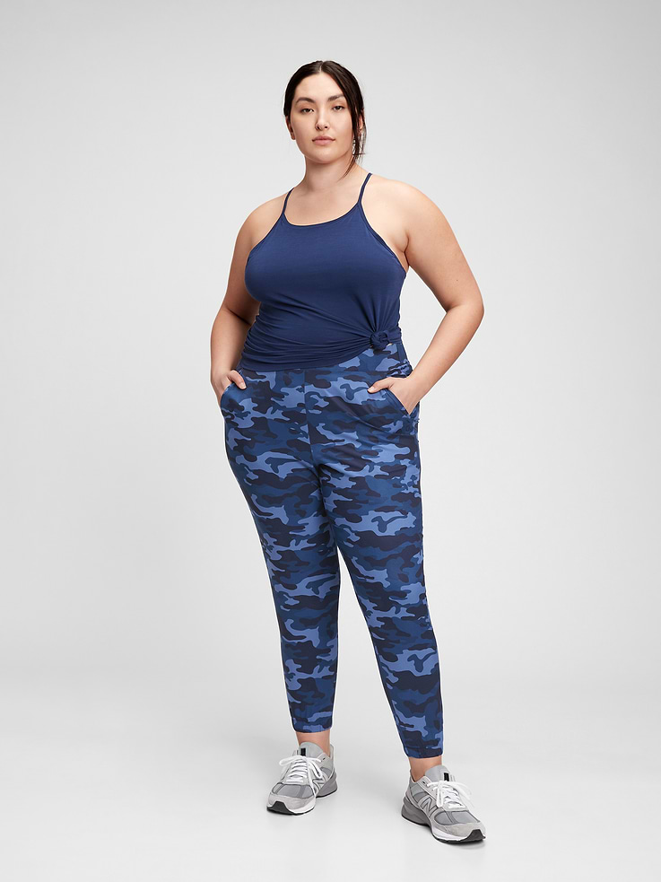 Image number 2 showing, GapFit Runaround Everstretch Joggers